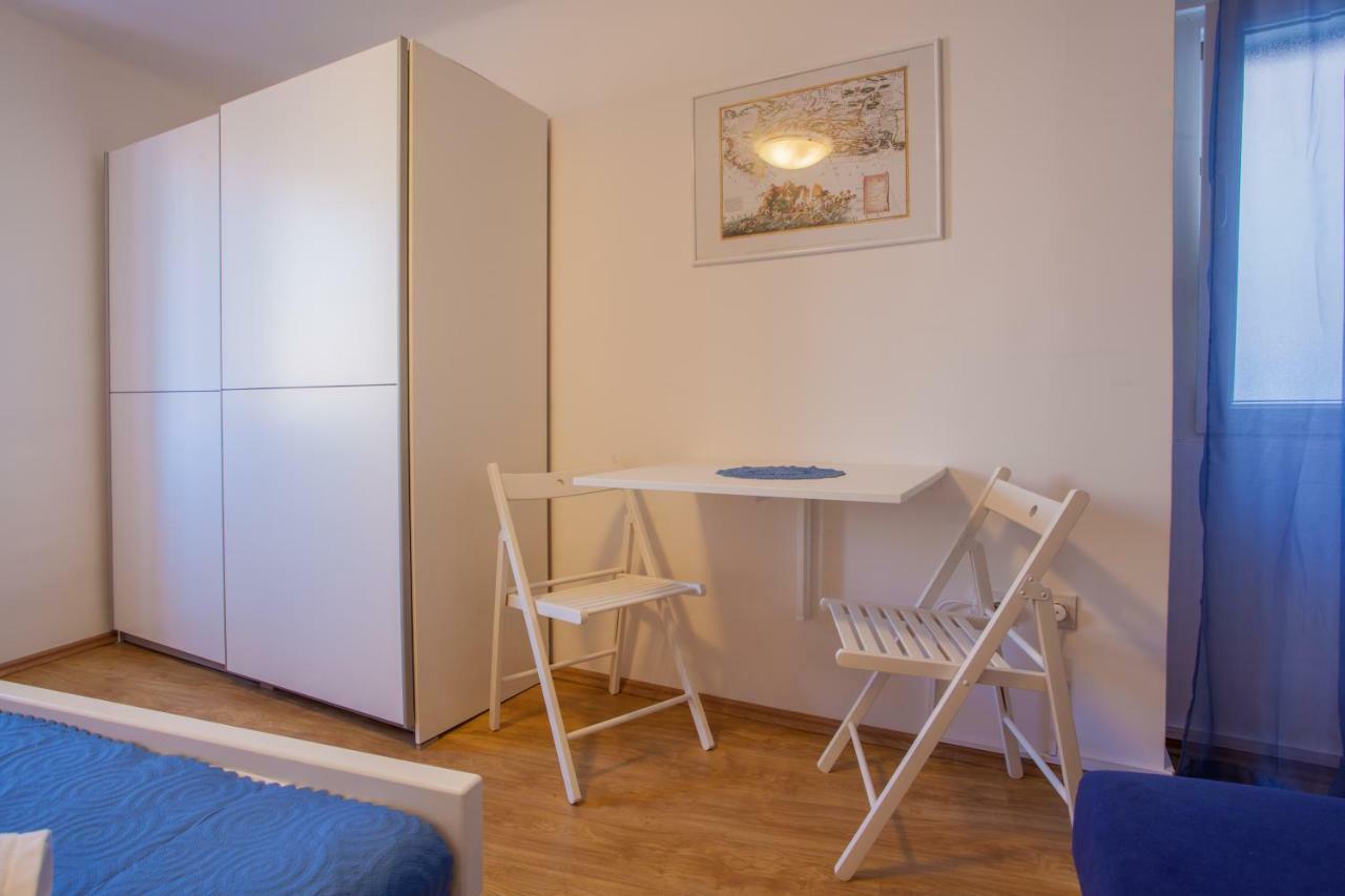 Room M Cres Buitenkant foto